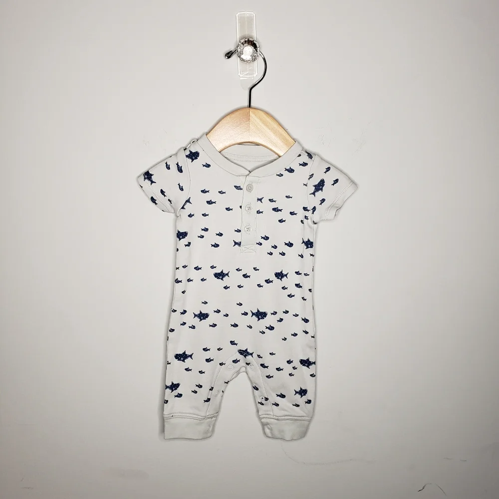 NWT Gymboree Newborn Shark Patterned Short Sleeve Grey Henley Romper Jumpsuit